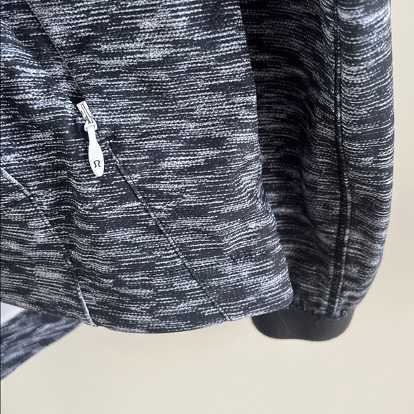 Lululemon Go The Distance Jacket - Picture 4 of 11